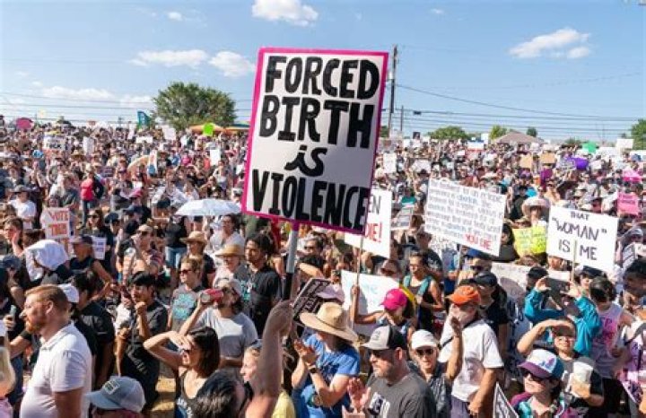 
1 in 3 Women Have to Travel Over an Hour for an Abortion Clinic: New Study 