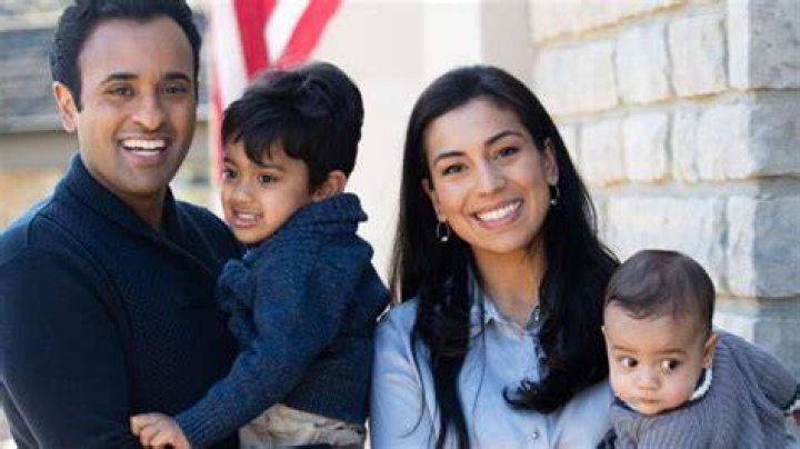 
Actress Ashley Park Husband – Is She Married? Net Worth And Family Details 