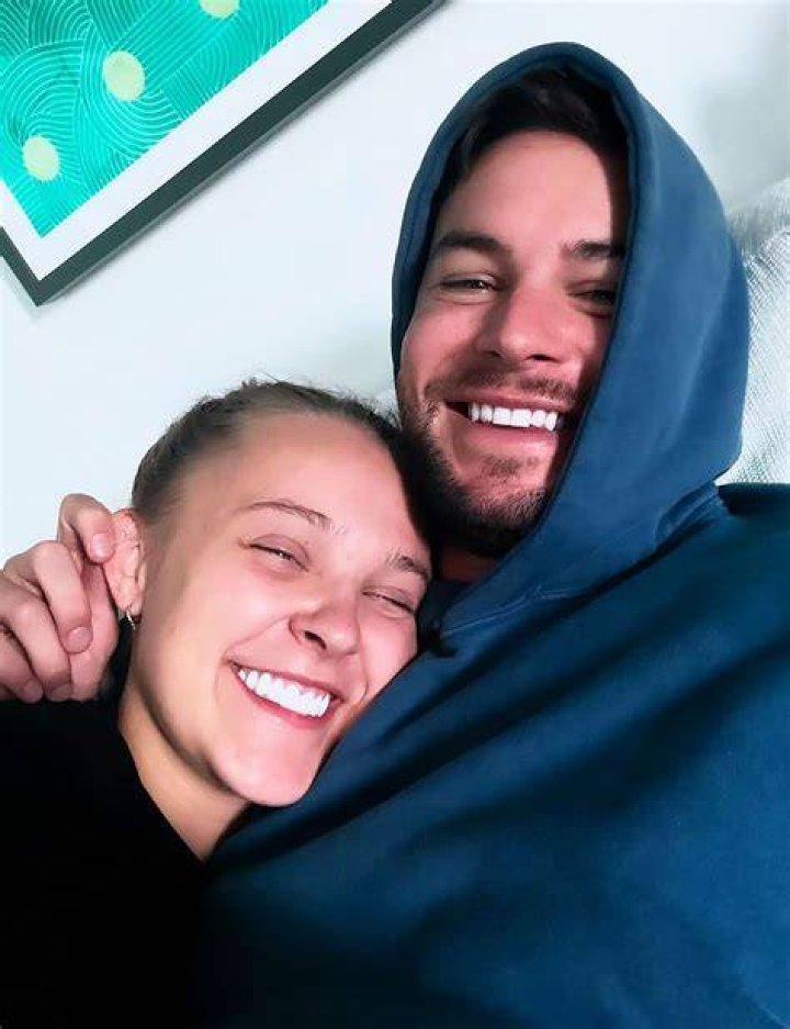 
Are Chris and Zoe Still Together? Who are Chris and Zoe? 
