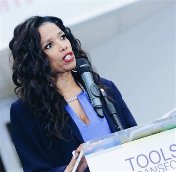 Areva Martin Height, Weight, Net Worth, Age, Birthday, Wikipedia, Who, Instagram, Biography