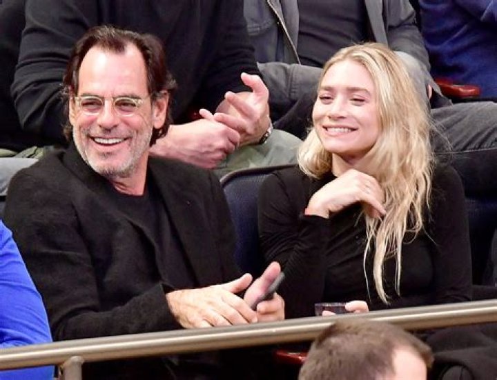 
Ashley Olsen Doesn’t Have a Husband But Meet Her Boyfriend Louis Eisner 