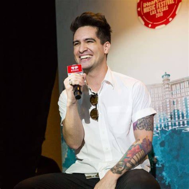 Brendon Urie Height, Weight, Net Worth, Age, Birthday, Wikipedia, Who, Nationality, Biography
