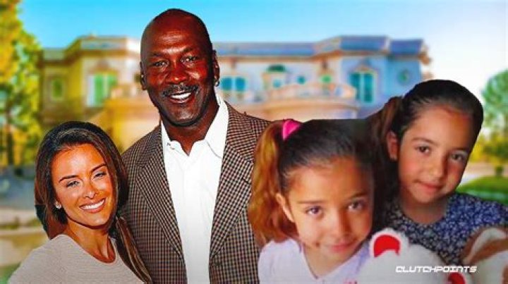 
Bruce Wexler And His Wife Have Two Adorable Children – Find Out More About His Family Life 