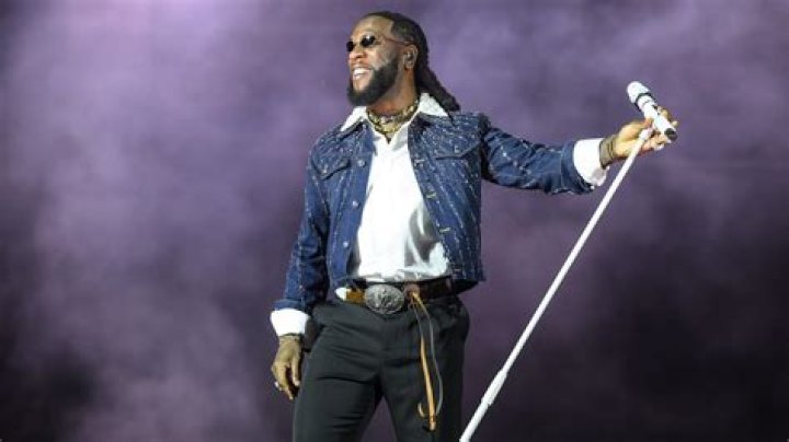 
Burna Boy Recieves A Pair Of Seankers From His American Producer 