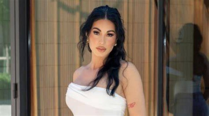 Cristina Carmella Height, Weight, Net Worth, Age, Birthday, Wikipedia, Who, Nationality, Biography