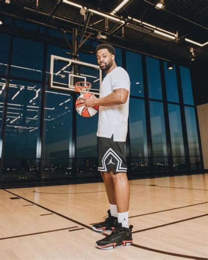 Dante Hawkins Height, Weight, Net Worth, Age, Birthday, Wikipedia, Who, Nationality, Biography
