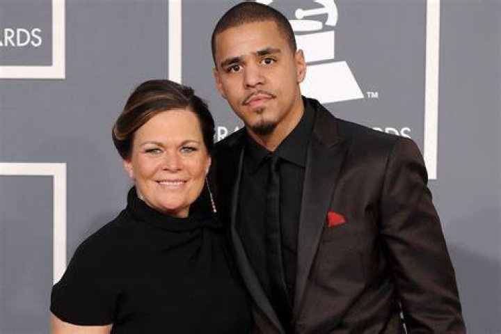 Deon Cole Has A Son Dylan Cole, Who Is His Wife? Family And Net Worth