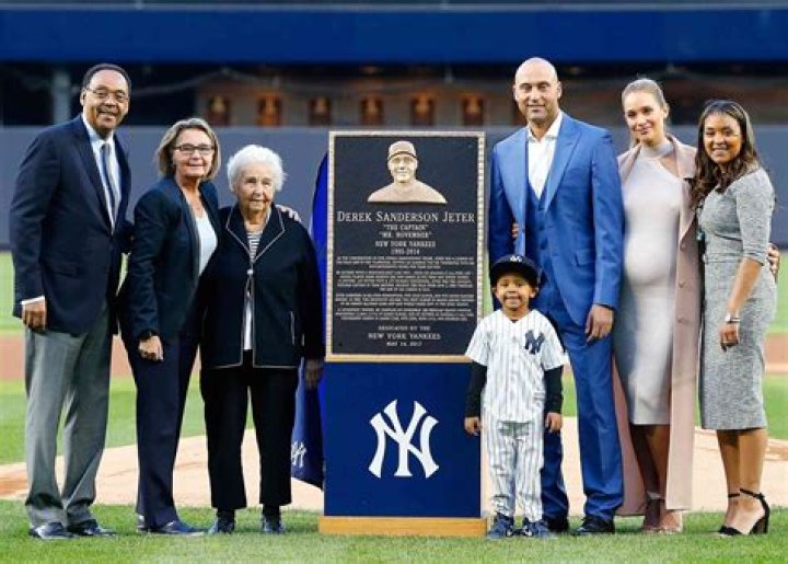 
Derek Jeter Mom Dorothy Jeter And Dad Sanderson Charles, A Perfect Example For His Kids 