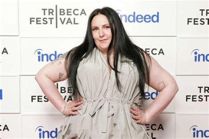 
Did Lena Dunham Gain Weight? Here What We Know 