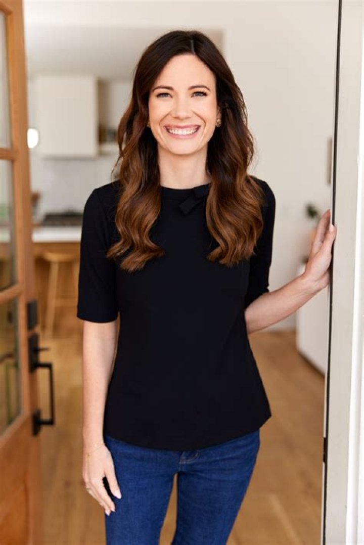 Dolly D Cruze Height, Weight, Net Worth, Age, Birthday, Wikipedia, Who, Nationality, Biography