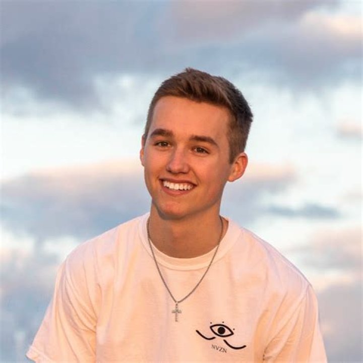 Eric Gutowski (TikTok Star) Biography, Age, Girlfriend, Height, Net Worth