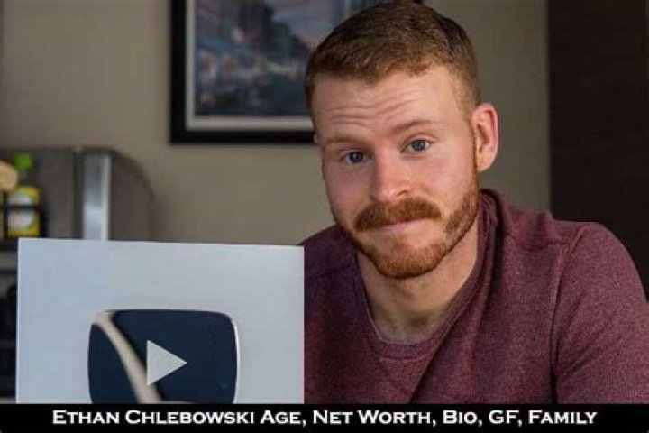 Ethan Chlebowski Height, Weight, Net Worth, Age, Birthday, Wikipedia, Who, Nationality, Biography