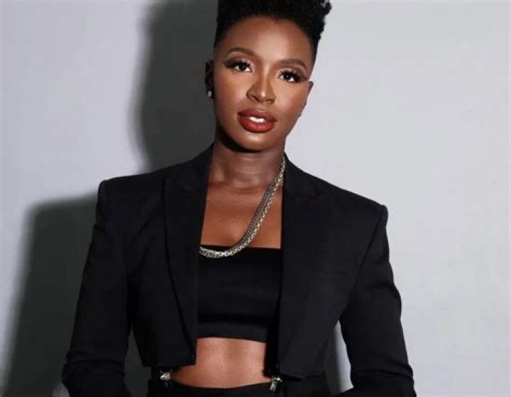 Folake Olowofoyeku Weight Loss On CBS Series Bob Hearts Abishola Has Fans In Shock