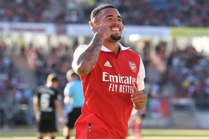 
Gabriel Jesus Celebrates Arsenal’s Win With Vinicius Junior After Criticism Of His Agent’s Comments 