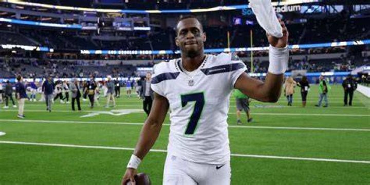
Geno Smith Contract Breakdown: Could His Next Contract Be for Top-10 QB Money? 
