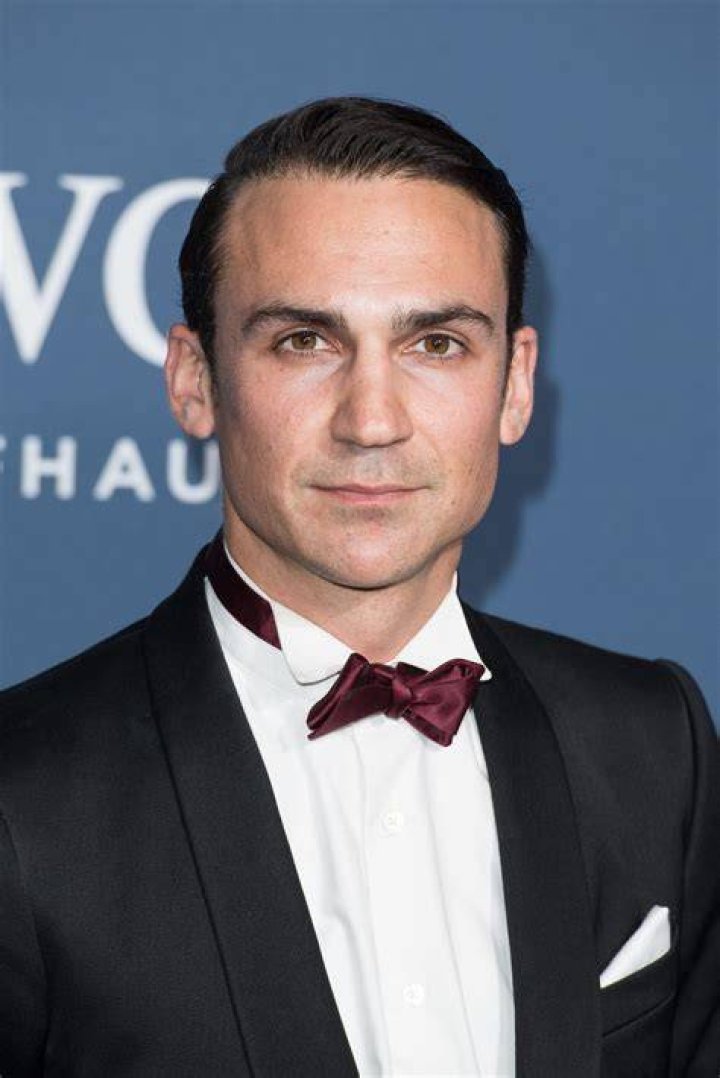 Henry Lloyd-Hughes Height, Weight, Net Worth, Age, Birthday, Wikipedia, Who, Nationality, Biography