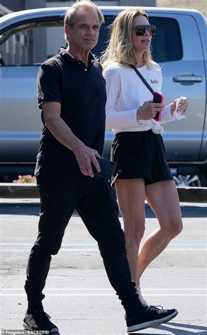 How Old Is Alison Hawkins? Fans Are Inquiring About Foo Fighters Taylor Hawkins Wife After News Of His Death