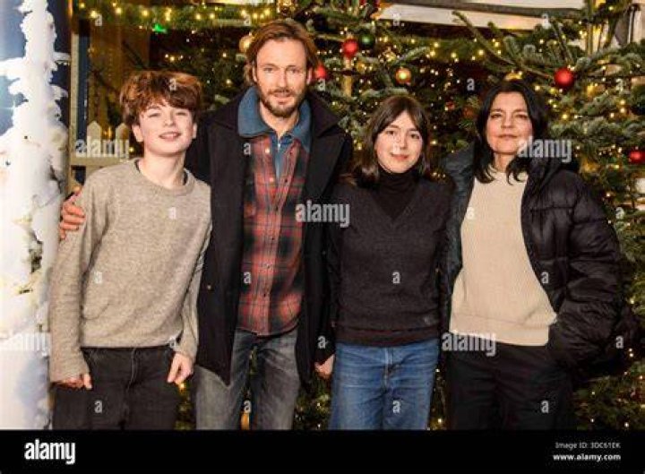 
Inside The Love Life Of Superstar Couple Andreas Pietschmann And Jasmin Tabatabai 