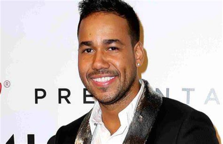 Is Romeo Santos Married to a Wife? Dating History. Kids: Alex.