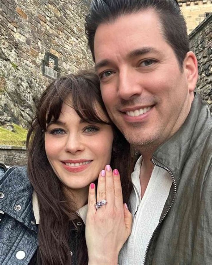 Is Zooey Deschanel Pregnant? New Girl Cast Rumors Of Baby Plans With Boyfriend Jonathan Scott