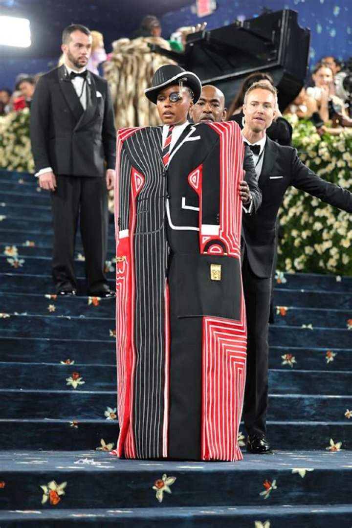 
Janelle Monae Illness And Health Update: Has She Done A Surgery? 