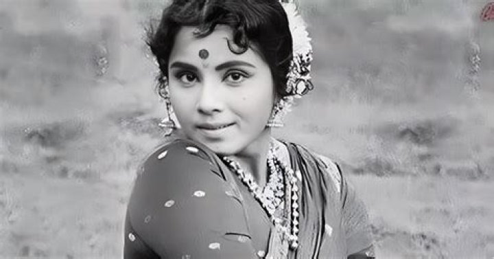 Jayshree Gadkar Height, Weight, Net Worth, Age, Birthday, Wikipedia, Who, Instagram, Biography