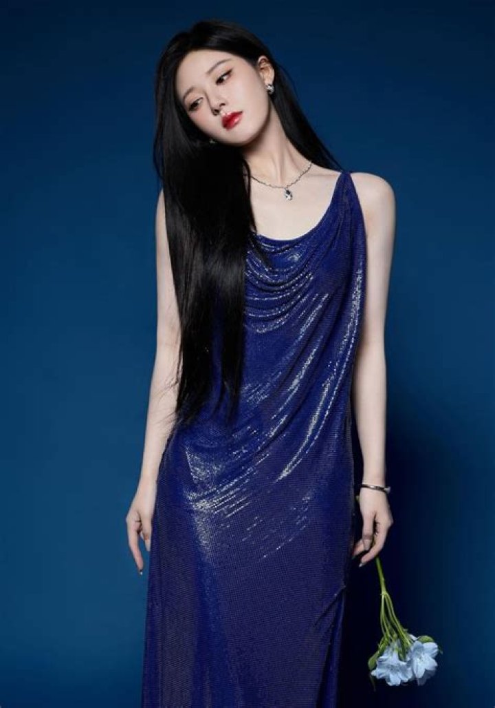 
Jing Lusi Height, Weight, Net Worth, Age, Birthday, Wikipedia, Who, Nationality, Biography 