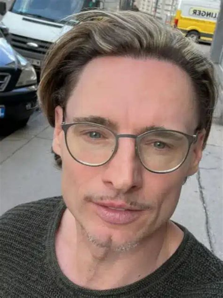 
Kevin Chmielewski Height, Weight, Net Worth, Age, Birthday, Wikipedia, Who, Nationality, Biography 