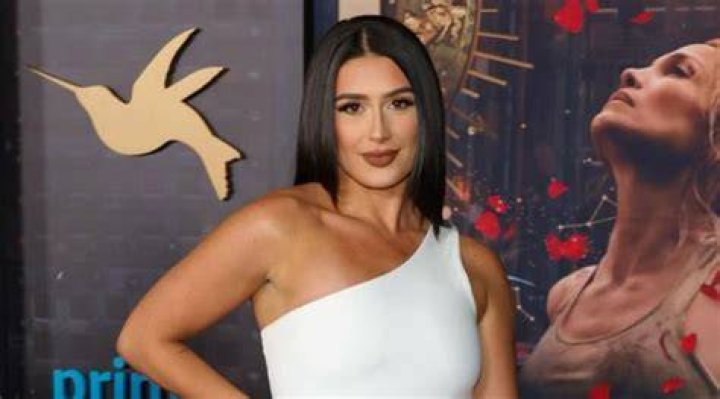 
Lauren Corazza Height, Weight, Net Worth, Age, Birthday, Wikipedia, Who, Nationality, Biography 