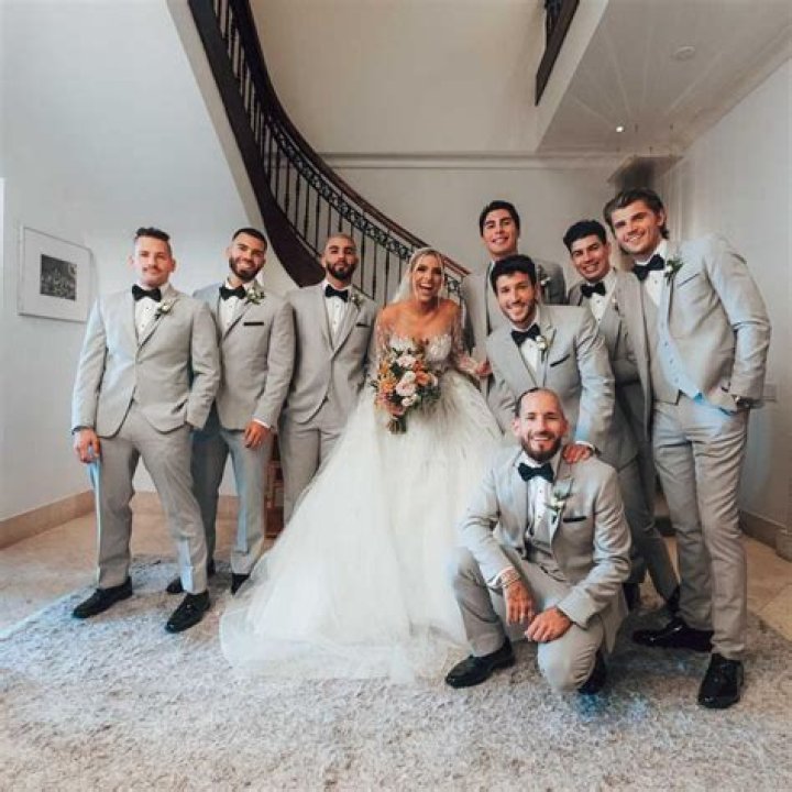 
Lele Pons A YouTube Star Got Married To Guaynaa 