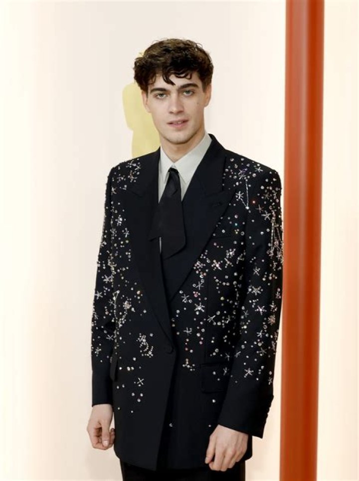 Lorenzo Zurzolo Height, Weight, Net Worth, Age, Wiki, Who, Instagram, Biography