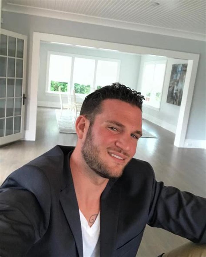 Michael Fulfree Height, Weight, Net Worth, Age, Birthday, Wikipedia, Who, Instagram, Biography