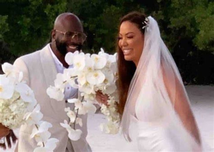 Nathan Morris is Married to Wife: Toyanna Morris. Kids.