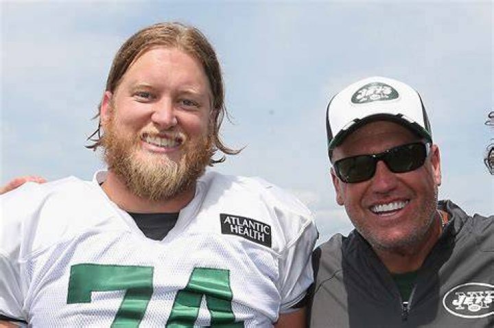 Nick Mangold Wife Jennifer Mangold Loves A Family Barbecue