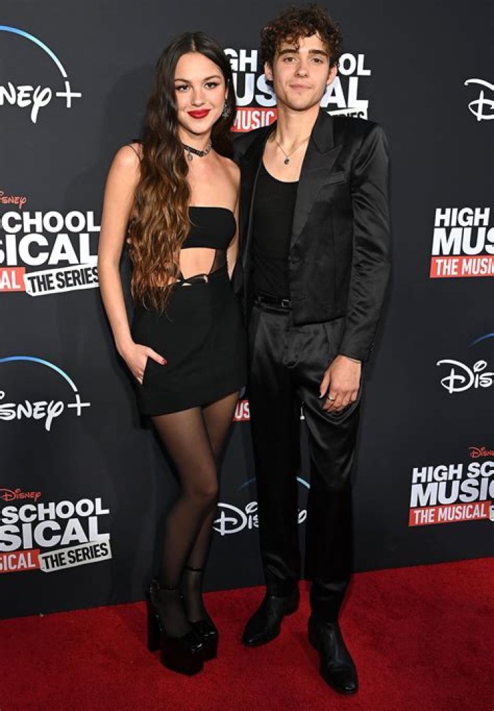 
Olivia Rodrigo Poses For Photos With Joshua Bassett At ‘High School Musical’ Season 3 Premiere 