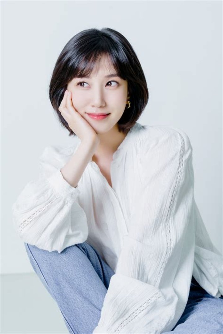 
Park Eun bin’s Agency Said She Was Offered The Main Role In “Diva of the Deserted Island” 