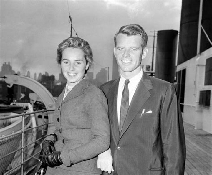 
Robert Gordon Wife Who is Robert Gordon Wife? 