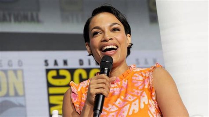 Rosario Dawson Says ‘I Love You’ To Nnamdi Okafor Following Cory Booker Split