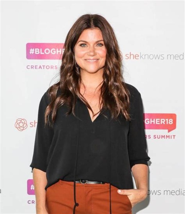 Tiffani Thiessen Height, Weight, Net Worth, Age, Birthday, Wikipedia, Who, Nationality, Biography