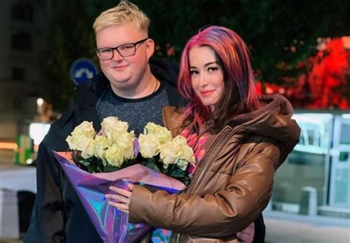 
Video Of Boombl4 Using Mephedrone Drugs Uploaded On Reddit By His Wife Angelika LiQueen Mikhailova 