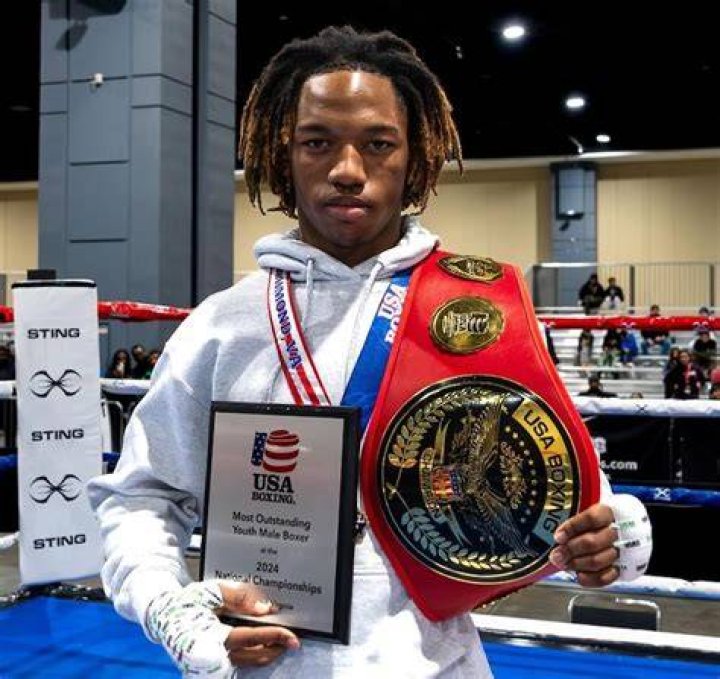 
Where Is Boxer Salim Chiboub From? Nationality And Family Origin 