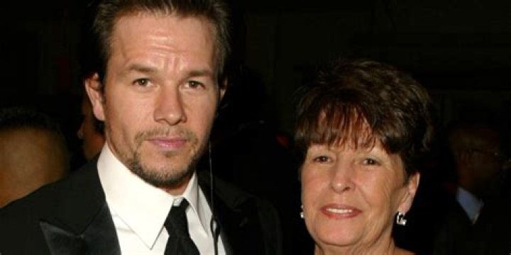 
Who are Mark Wahlbergs Parents? Mark Wahlberg Biography, Parents Name and More 