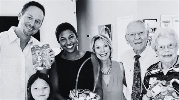 Who Are Mika Kleinschmidt’s Parents? Meet Her Father Thomas McGee & Mother Yolanda Pozzi