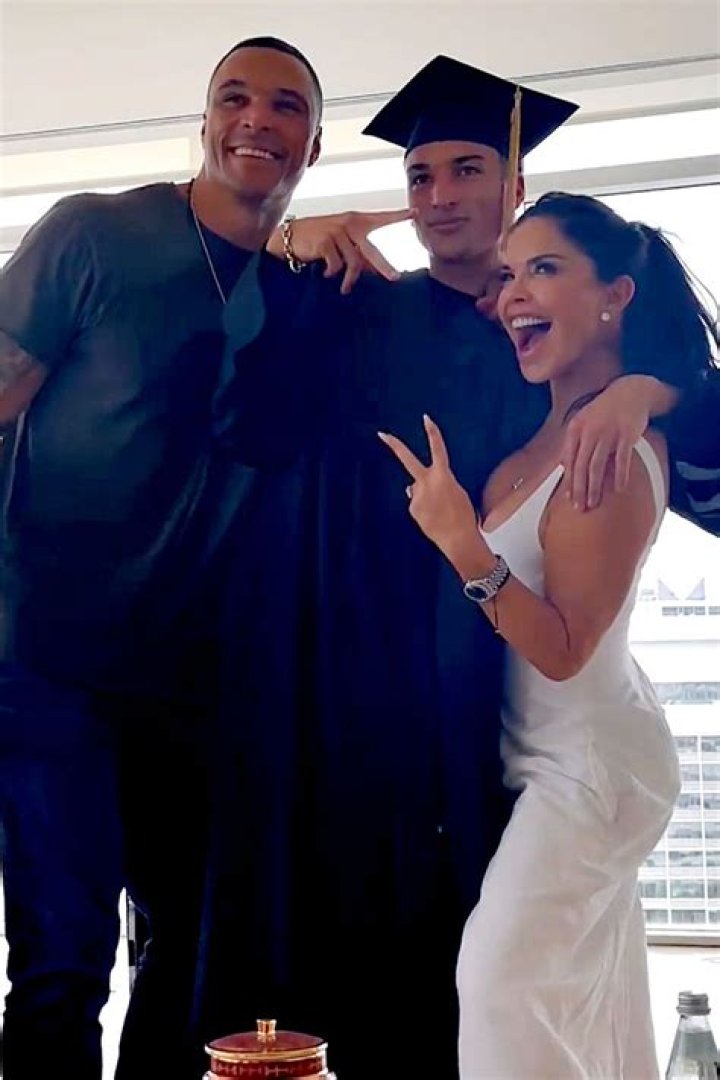 Who are Tony Gonzalez Parents? Tony Gonzalez Biography, Parents Name and More