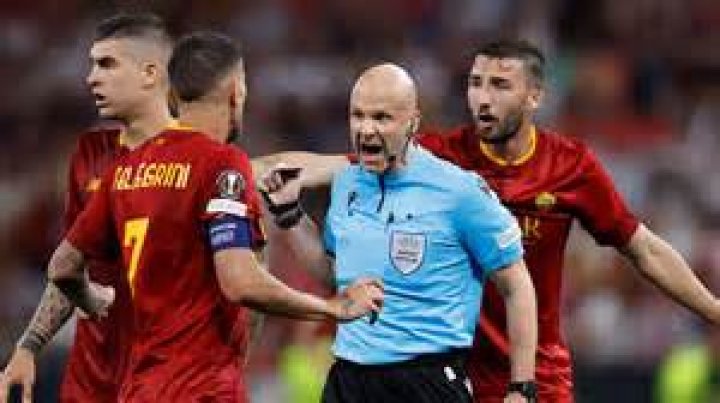 
Who is Anthony Taylor? Roma vs Sevilla referee harassed after Europa final 