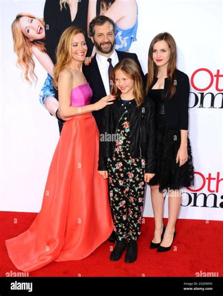 
Who Is Iris Apatow? Wiki And Bio Of Leslie Mann’s Daughter 