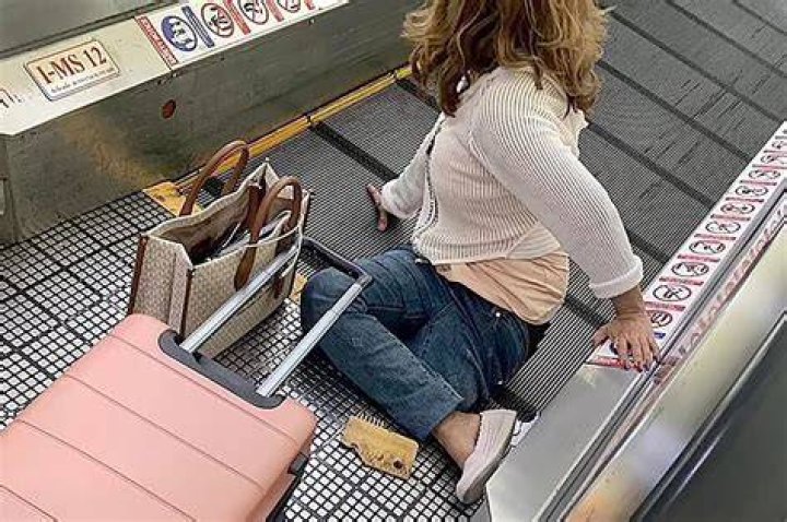 
Woman Experiences Everyone’s Escalator Nightmare, Clothes Get Stuck Leaving Her Without Pants 